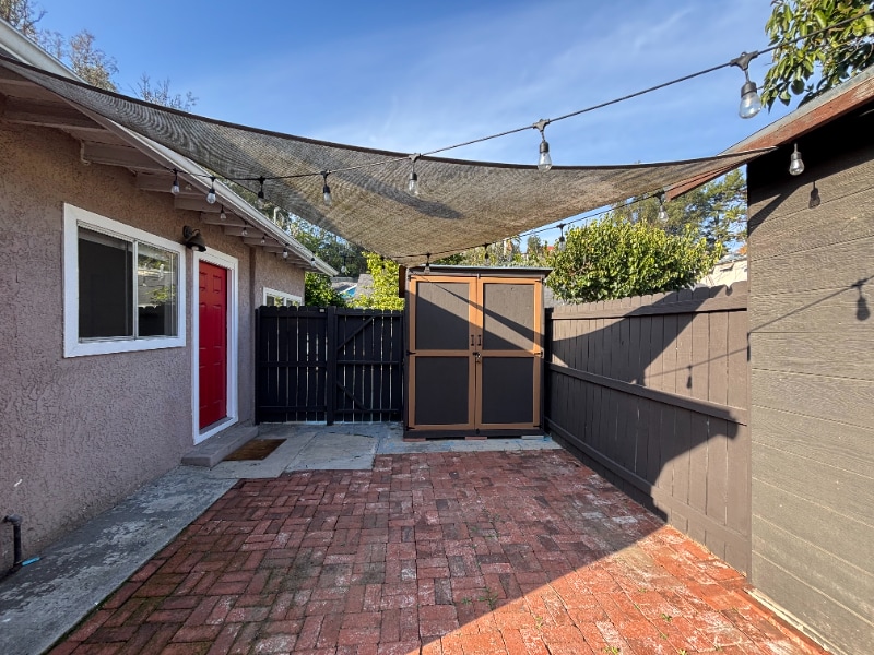 Building Photo - 215 S Avenue 58