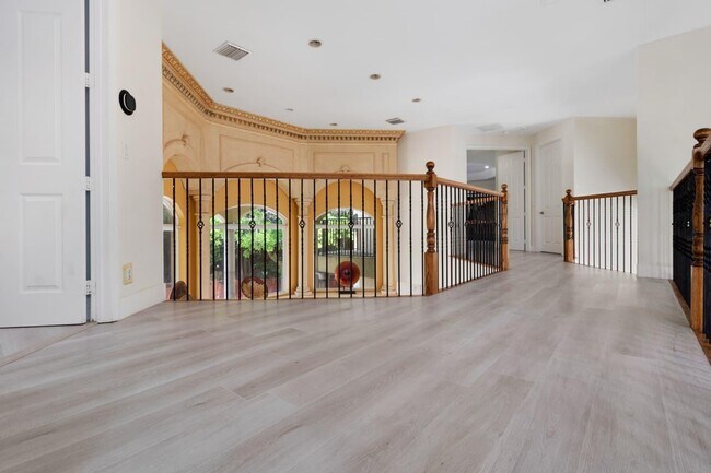 Building Photo - 6301 SW 58th Ct