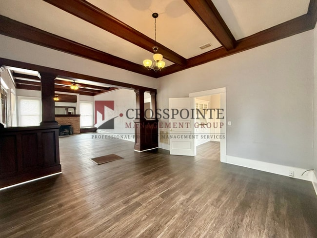 Building Photo - Tour Today! 3 Bedroom, 2 Bathroom House!