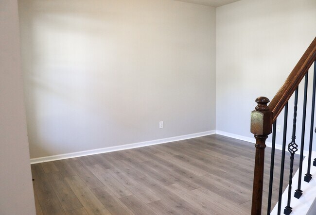 Building Photo - 1266 Coachman Way