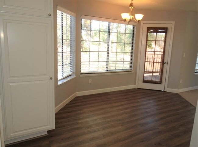 Building Photo - 85 Tahoe Ct