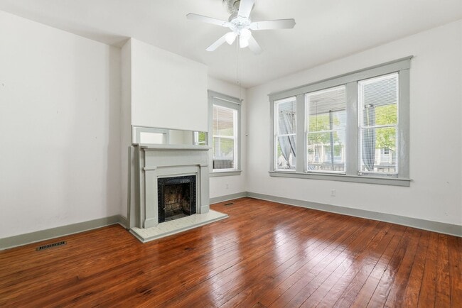Building Photo - 538 E Waldburg St