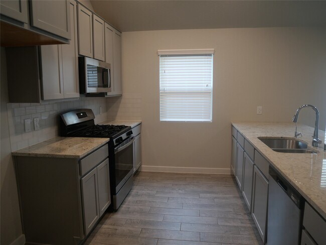 Building Photo - 2722 Oakleaf Ash Ln