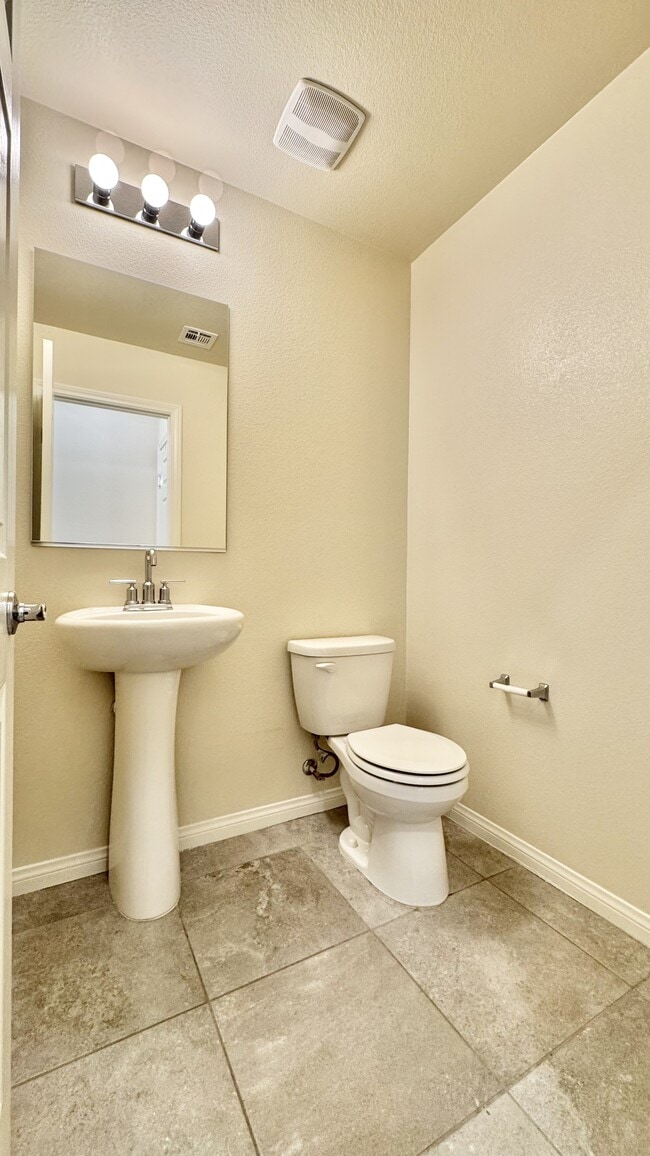 Building Photo - 9227 S Park St