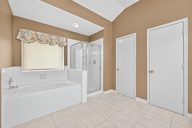 Building Photo - 19419 Arbor Pines Ln