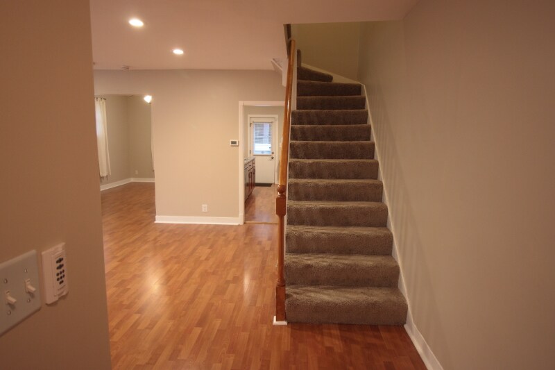 Building Photo - 2807 Harview Ave