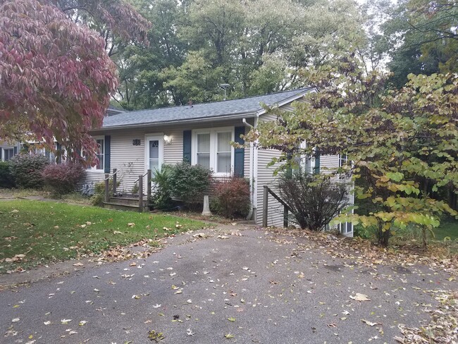 Building Photo - 45 Leitch Dr