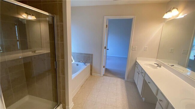 Building Photo - 2036 Fosco Dr NW