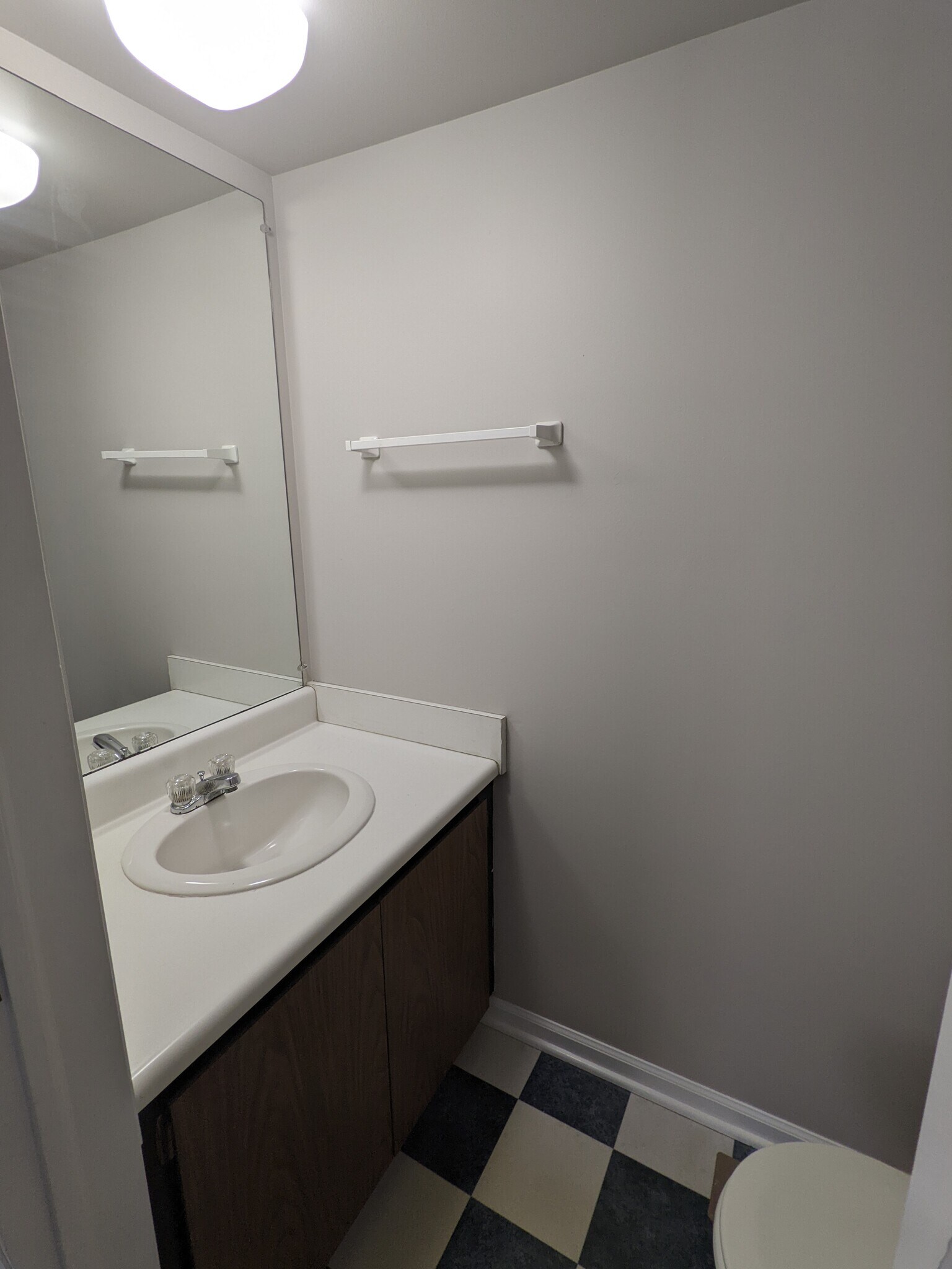 Half bath off Bedroom 2 - 4798 Moreland Dr W