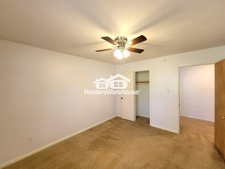 Building Photo - 1412 Bayberry Ct S