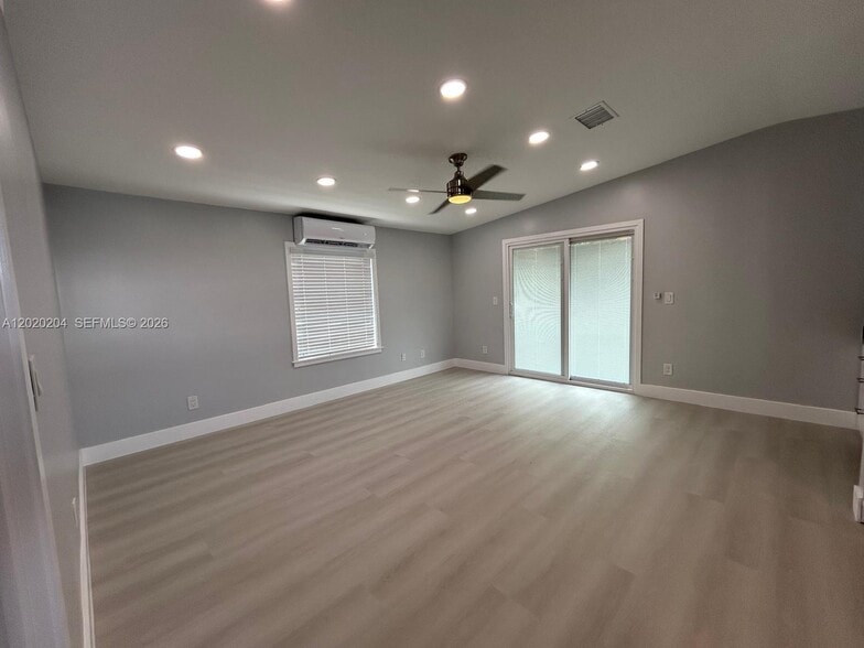 Building Photo - 740 NW 219th Ave