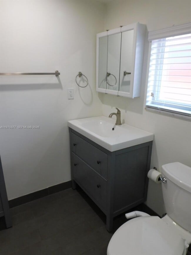 Building Photo - 620 NW 58th Ct