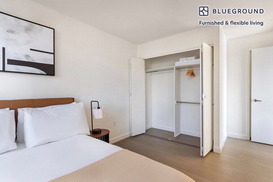 Building Photo - 561 10th Ave