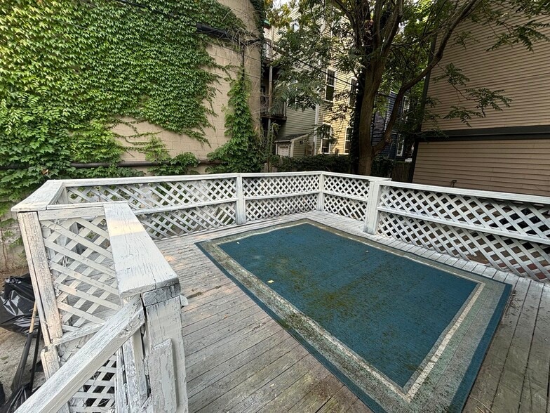 Building Photo - 164 Bowen St