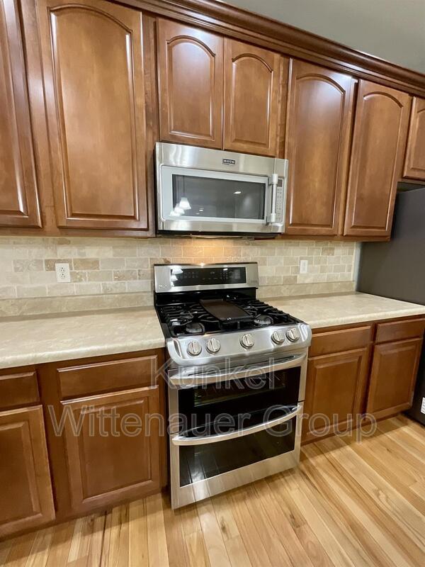 Building Photo - 3014 Roan Hill Dr