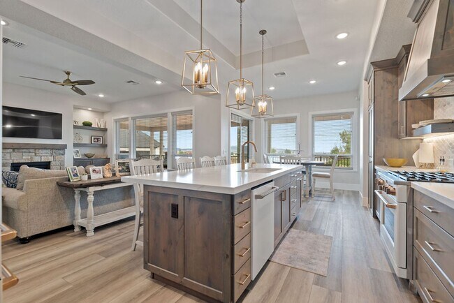 Building Photo - Elegant Residence on an Arce Lot