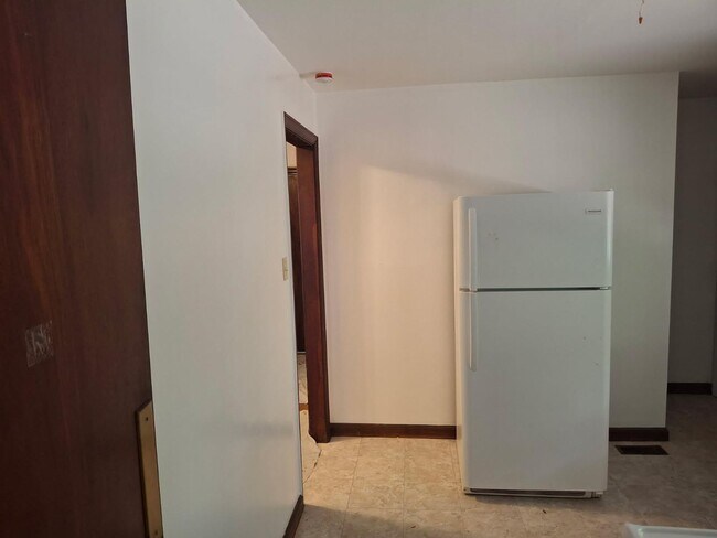 Building Photo - 287 Myrtle St