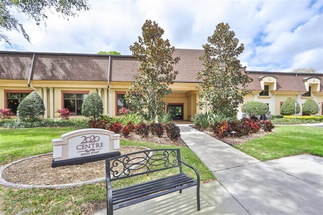 Building Photo - 1811 Bedford Ln