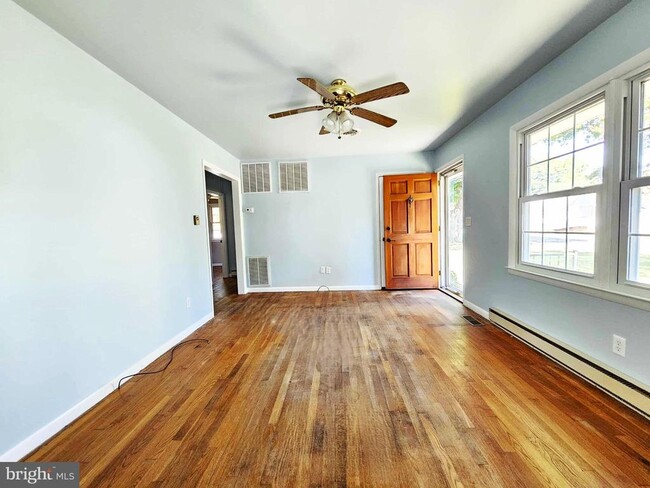 Building Photo - 308 Carey Ave