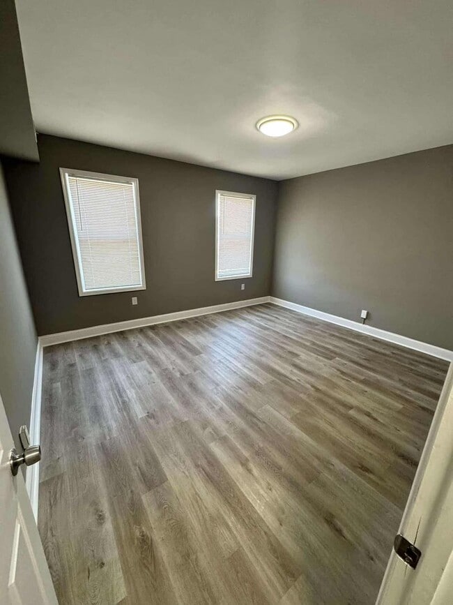 Building Photo - 3 Bedroom 2.5 Bathroom Townhouse