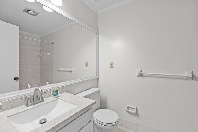 Building Photo - Beautiful 2-Bed, 2.5-Bath Home with Spacio...