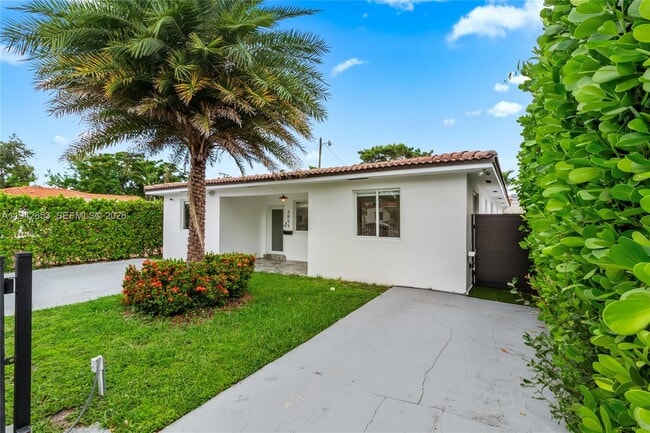 Building Photo - 3855 SW 1st St