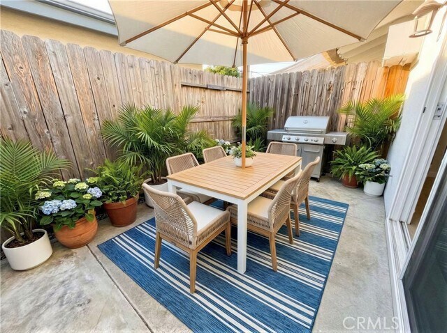 Building Photo - 7672 Amazon Dr