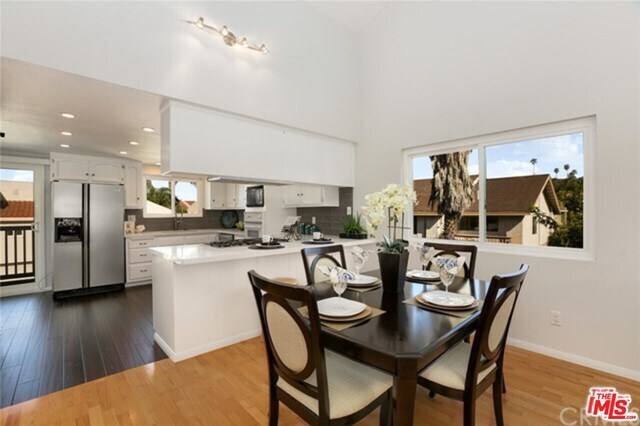 Building Photo - 710 N Guadalupe Ave