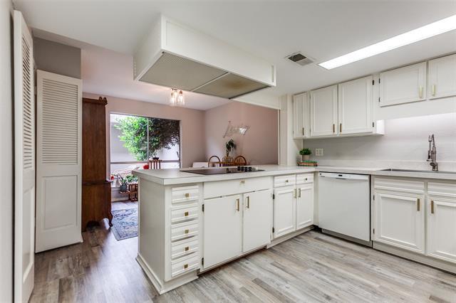 Building Photo - 9625 Highland View Dr