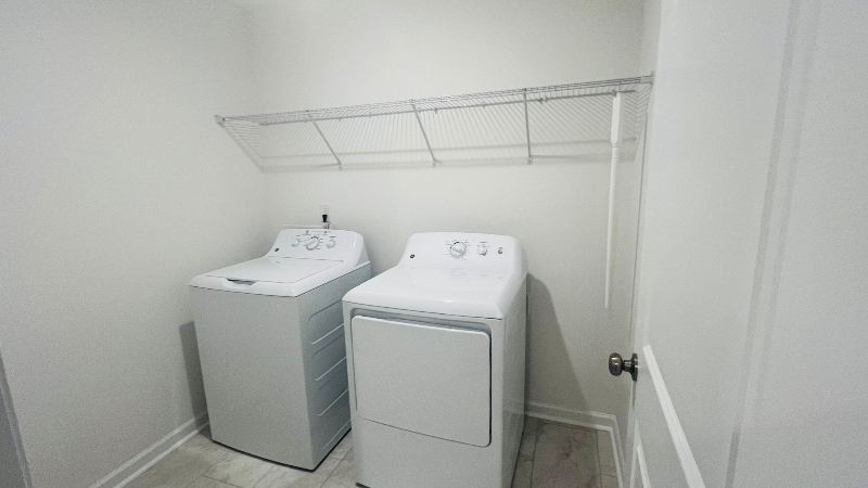 Building Photo - 757 Kitfox Dr NW