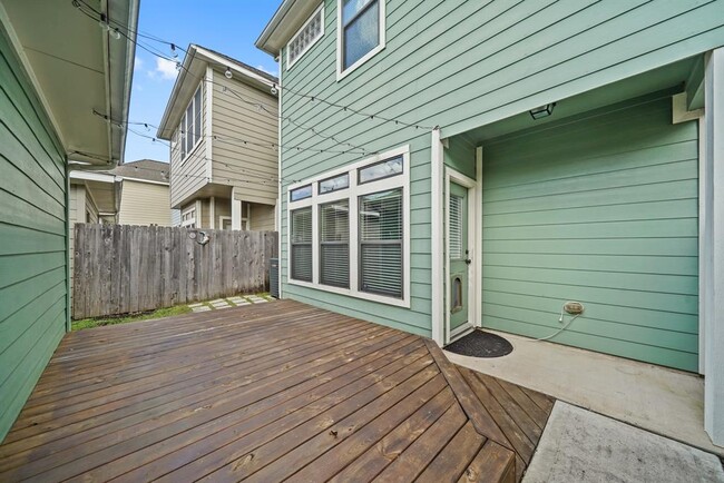Building Photo - 1846 Woodbend Village Ct