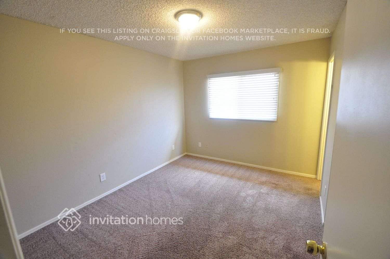 Building Photo - 2219 W Cholla St