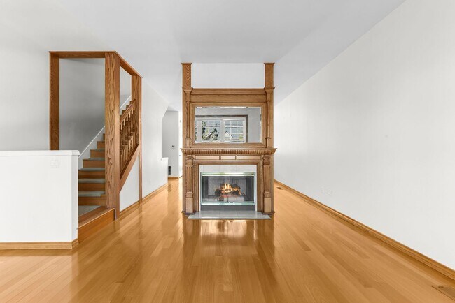 Building Photo - 6143 S Virginia Ave