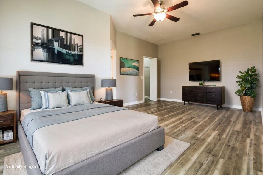 Building Photo - 15385 Lakeland Cir