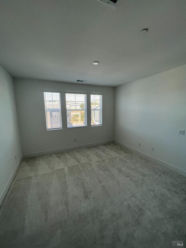 Building Photo - 426 Semillon Ln