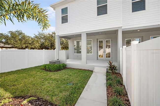 Building Photo - 406 N Westland Ave