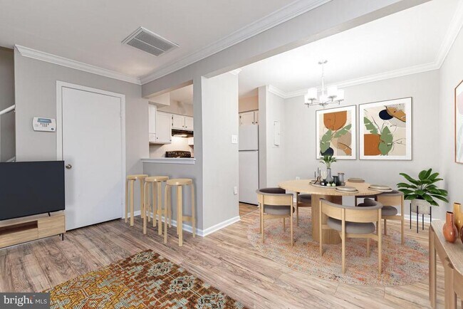 Building Photo - 7438 Emerald Dr