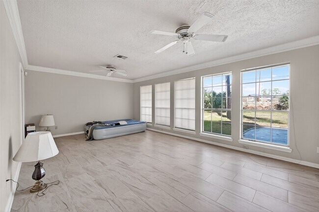 Building Photo - 11302 Hylander Dr