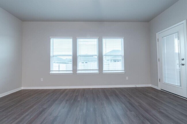 Building Photo - 2838 Dell Hollow Dr