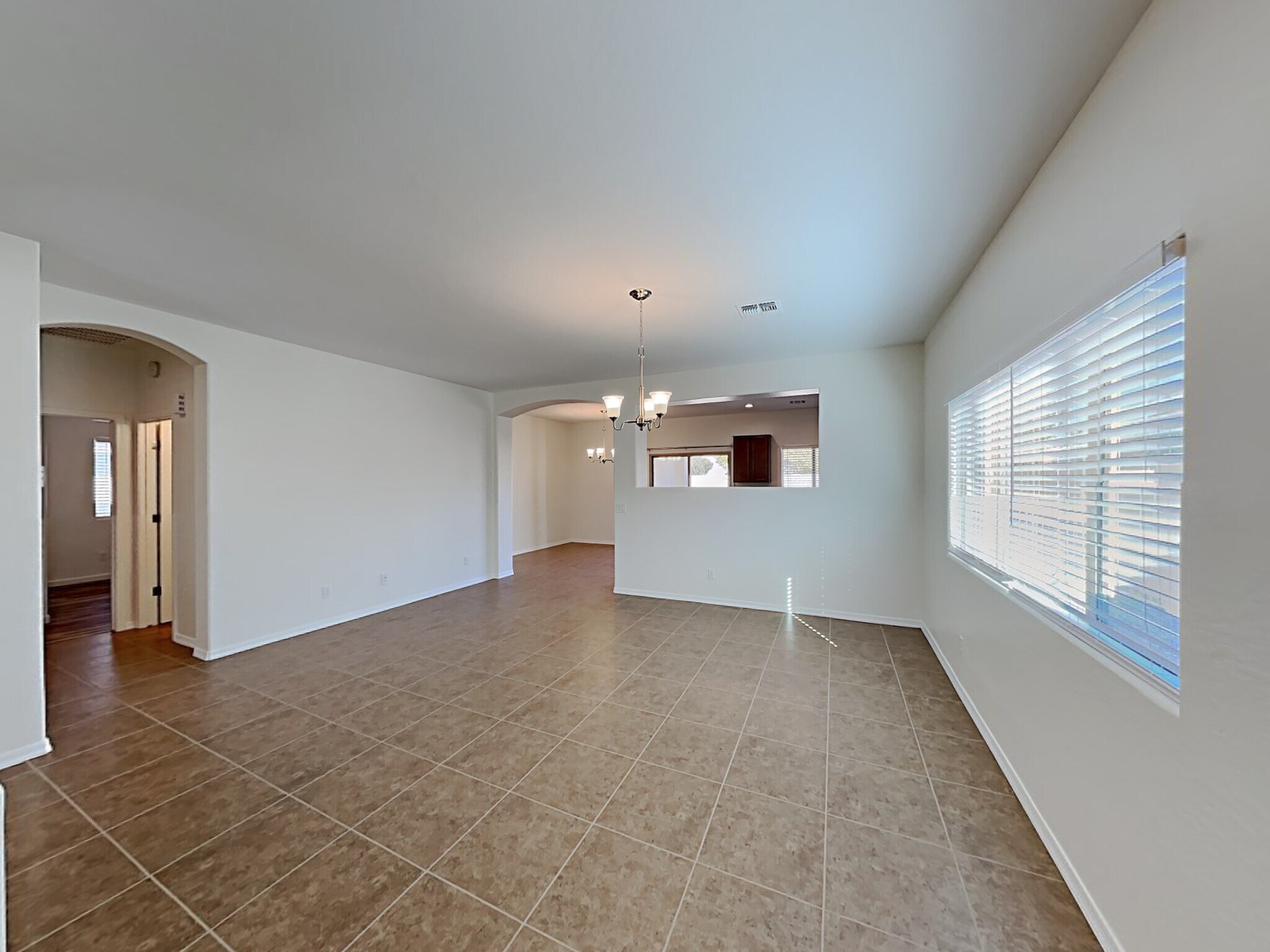 Building Photo - 868 Basswood Ave