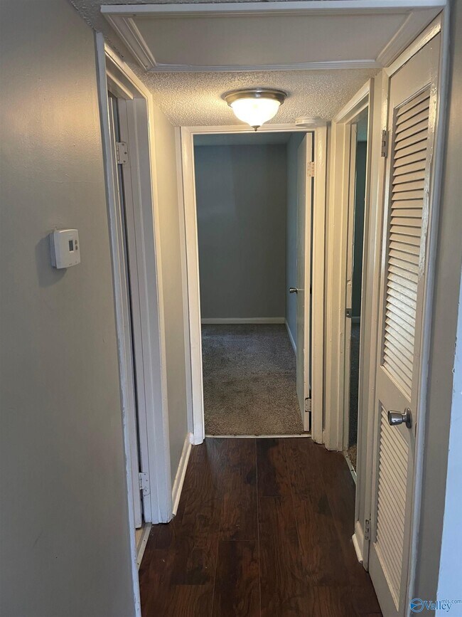 Building Photo - 4514 Bonnell Dr NW