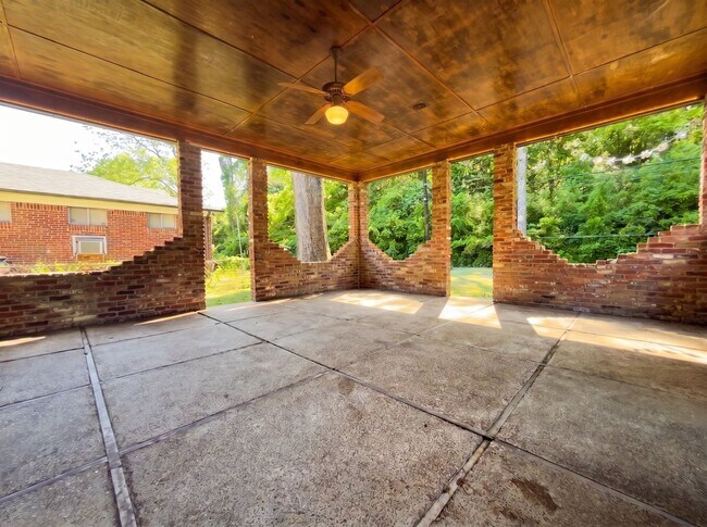 Building Photo - For Lease – Charming Brick Home in Historic Neighborhood