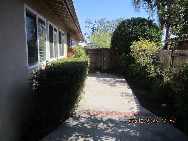 Building Photo - 12715 Hartland St