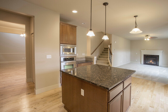 Building Photo - Beautiful 4 Bedroom in Bothell