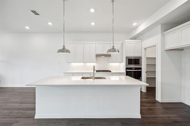 Building Photo - 3513 Sunflower St