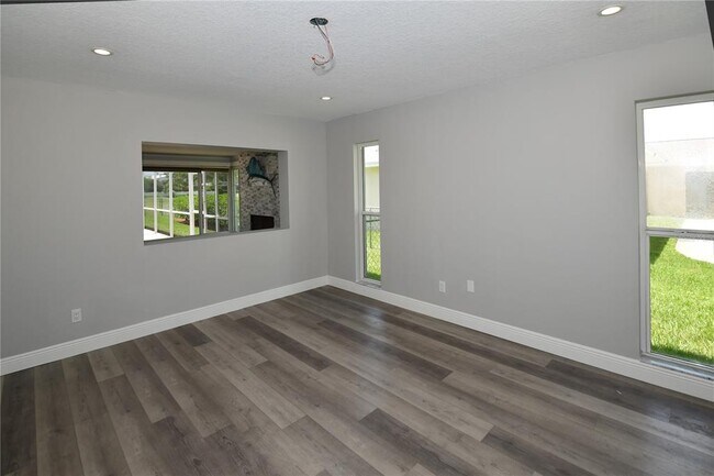 Building Photo - 6690 Burning Tree Dr