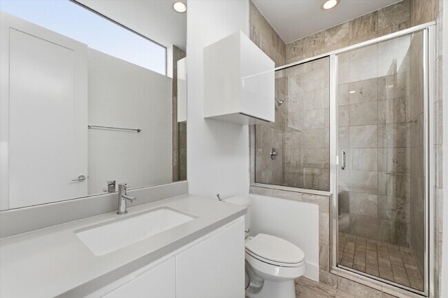 Building Photo - 1155 W 17th St
