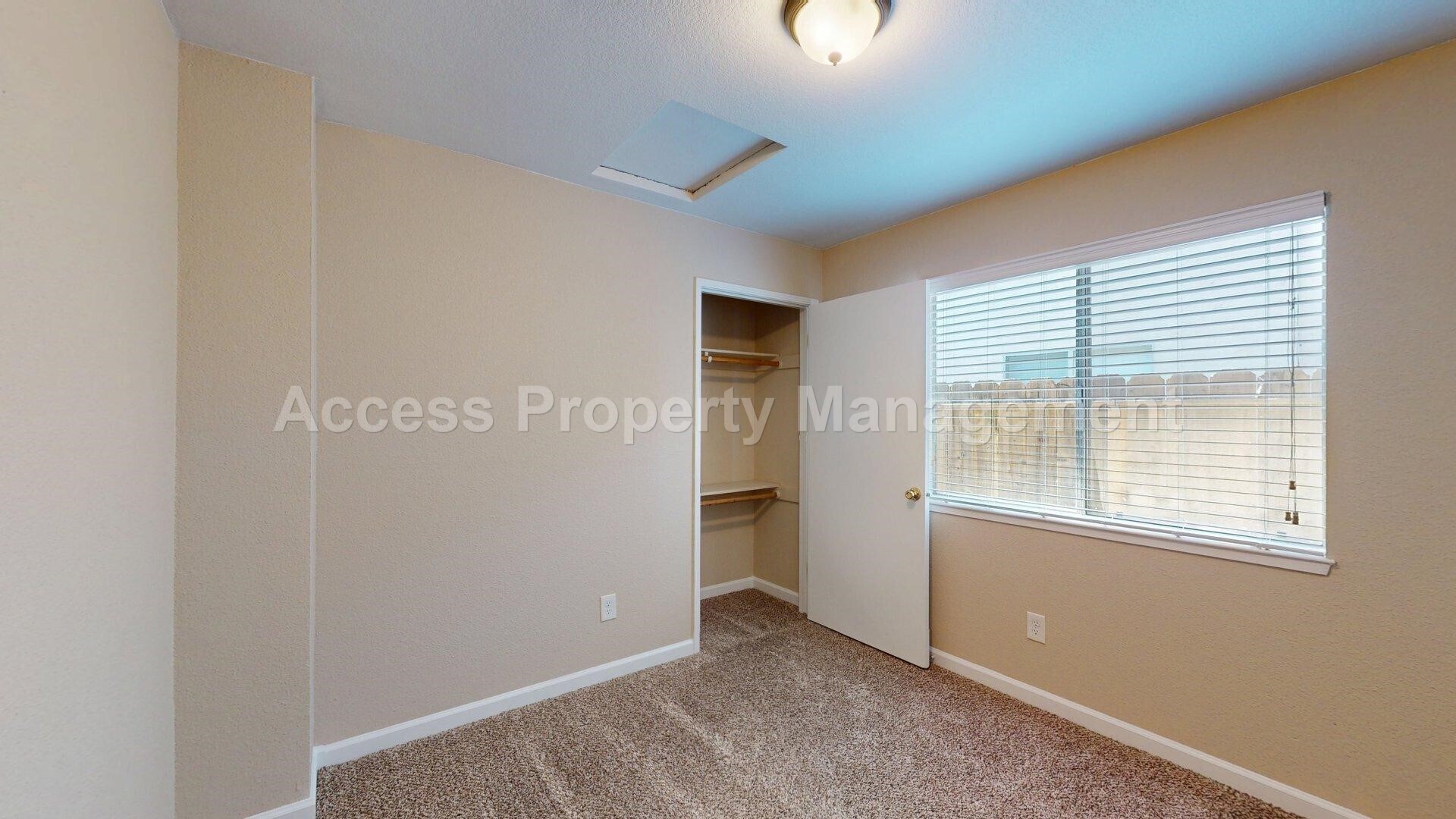 Building Photo - 3603 San Clemente Ave