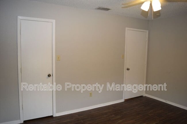 Building Photo - 3724 Cibolo Dr