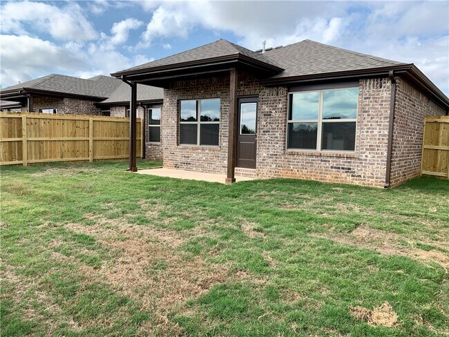 Building Photo - 432 Rineel Ave